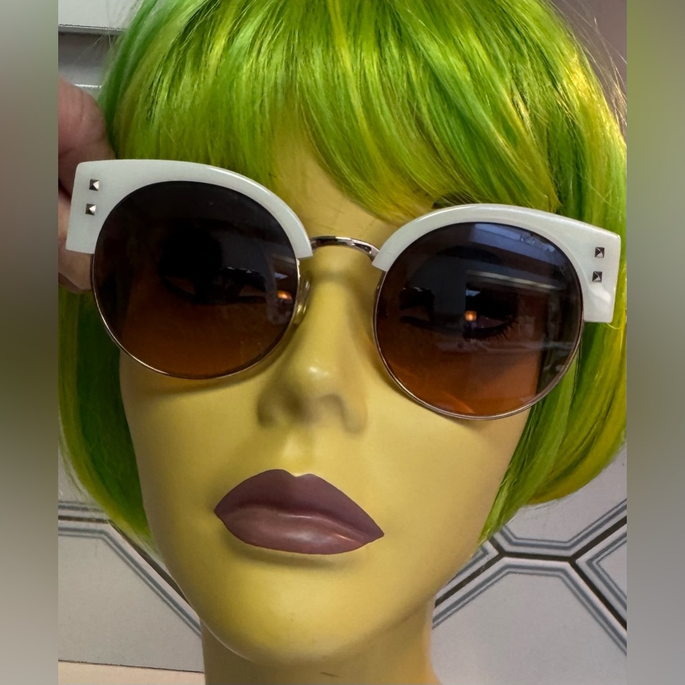 henri bendel Vintage HBBOTS “Webster” 
C👀L white frames purple Gradient Lenses